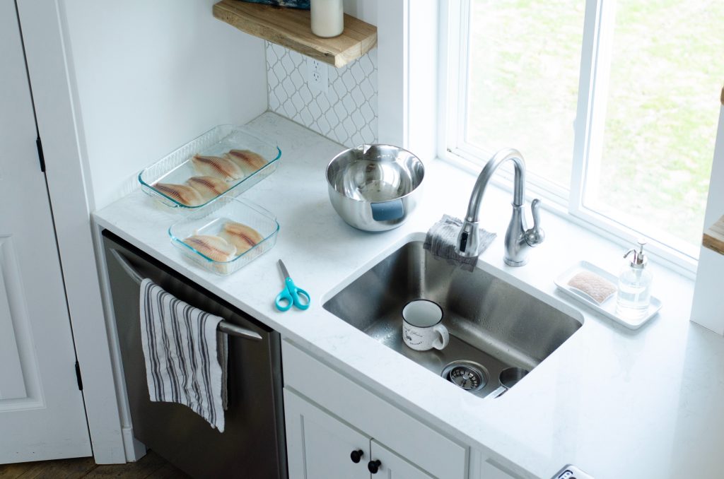 is-your-sink-drain-stopper-stuck-we-know-how-to-fix-it-clover